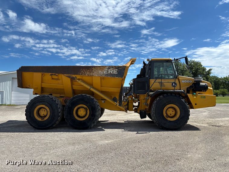 image for item FC1685 2011 John Deere 400D articulated haul truck