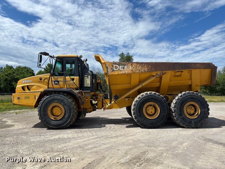 image for item FC1685 2011 John Deere 400D articulated haul truck