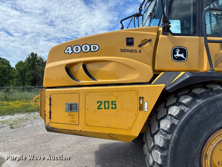 image for item FC1685 2011 John Deere 400D articulated haul truck