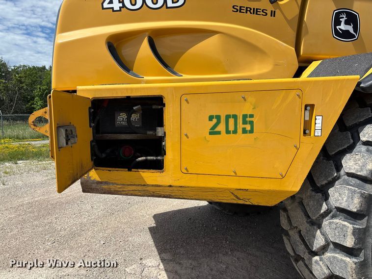 image for item FC1685 2011 John Deere 400D articulated haul truck