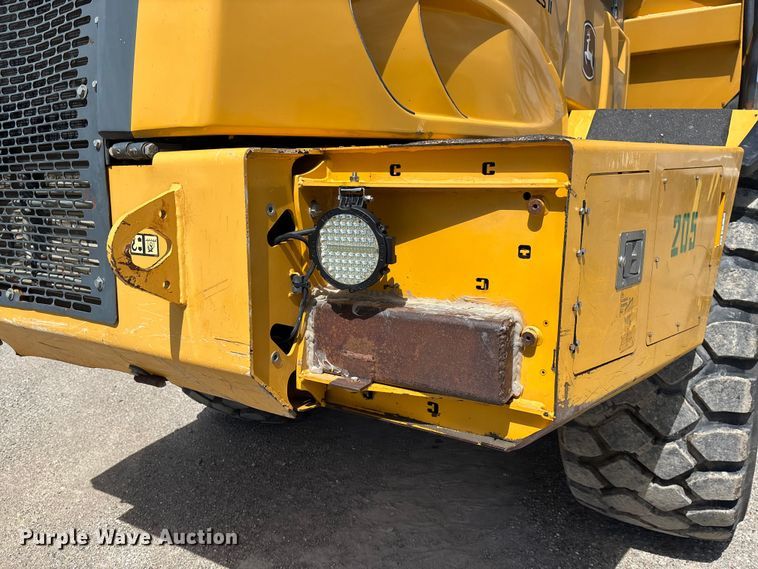 image for item FC1685 2011 John Deere 400D articulated haul truck