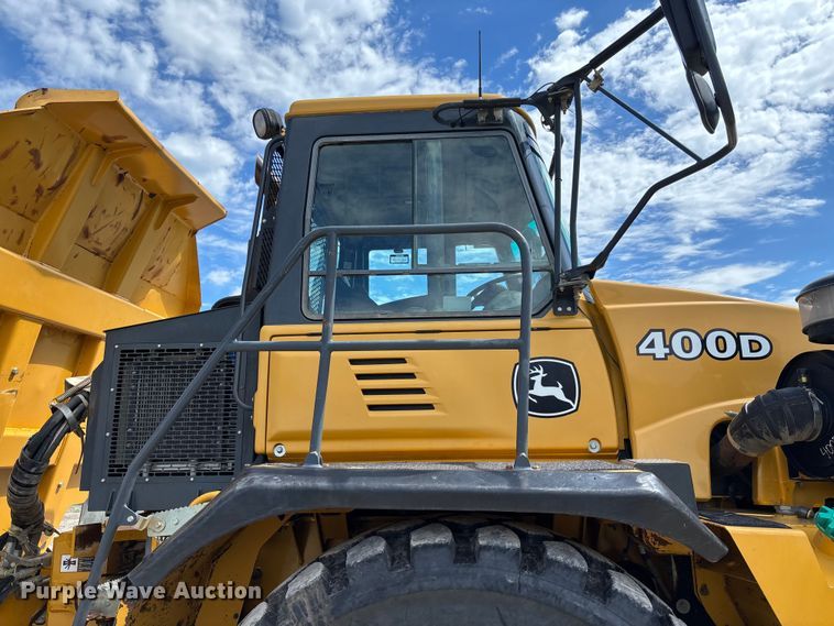 image for item FC1685 2011 John Deere 400D articulated haul truck
