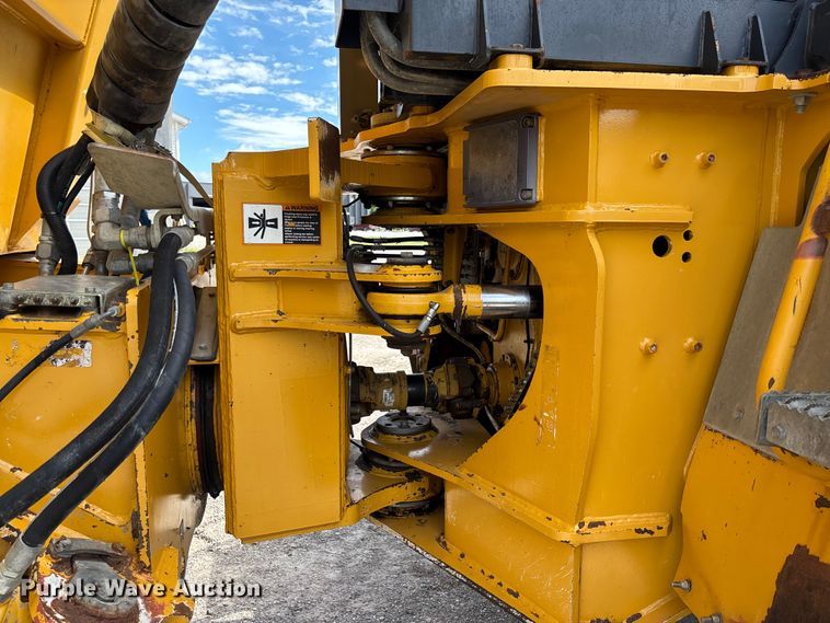 image for item FC1685 2011 John Deere 400D articulated haul truck