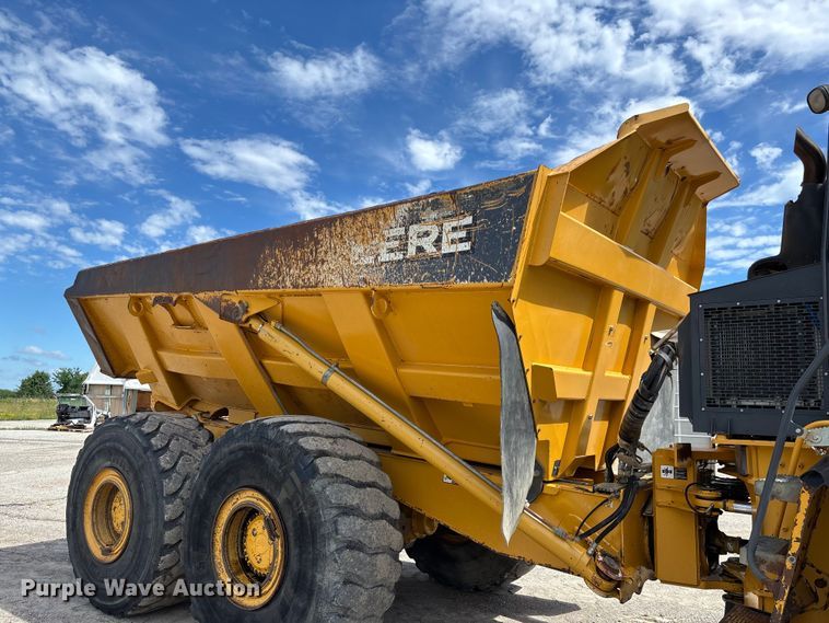 image for item FC1685 2011 John Deere 400D articulated haul truck