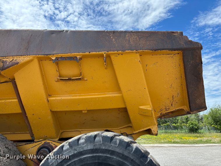 image for item FC1685 2011 John Deere 400D articulated haul truck