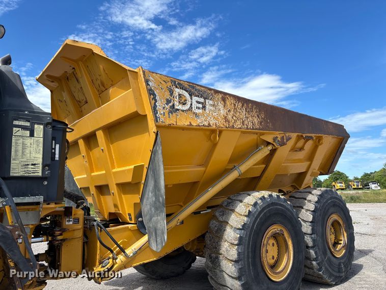 image for item FC1685 2011 John Deere 400D articulated haul truck