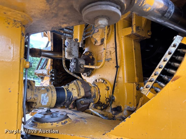 image for item FC1685 2011 John Deere 400D articulated haul truck