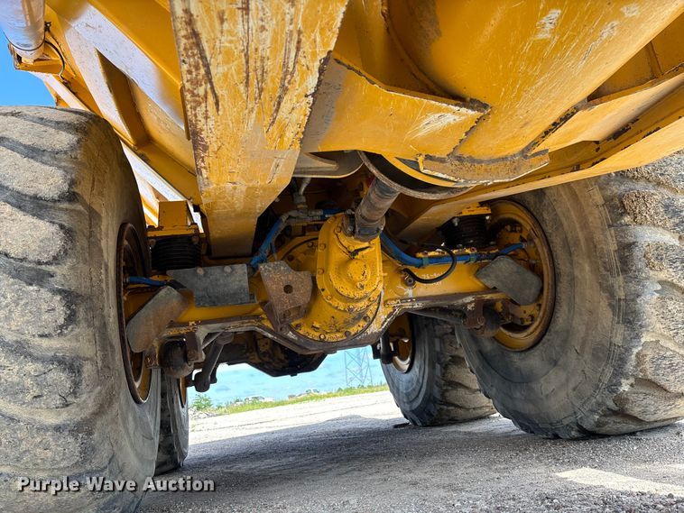 image for item FC1685 2011 John Deere 400D articulated haul truck