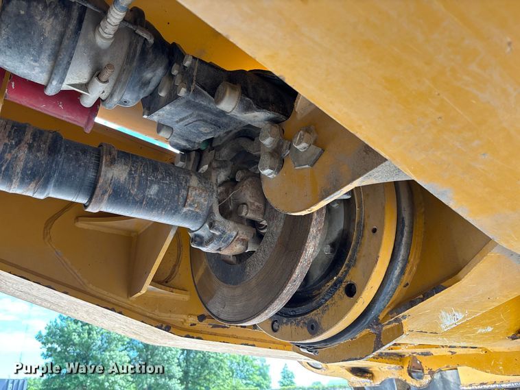 image for item FC1685 2011 John Deere 400D articulated haul truck