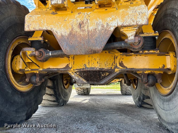 image for item FC1685 2011 John Deere 400D articulated haul truck
