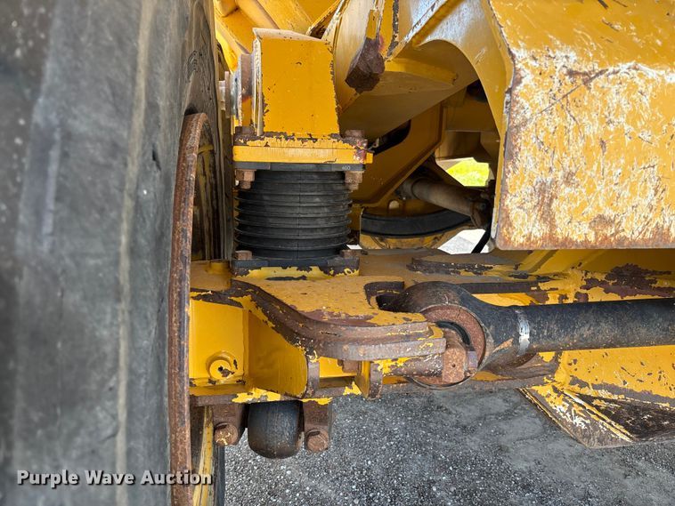 image for item FC1685 2011 John Deere 400D articulated haul truck