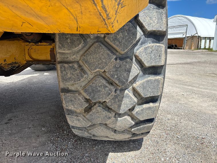 image for item FC1685 2011 John Deere 400D articulated haul truck