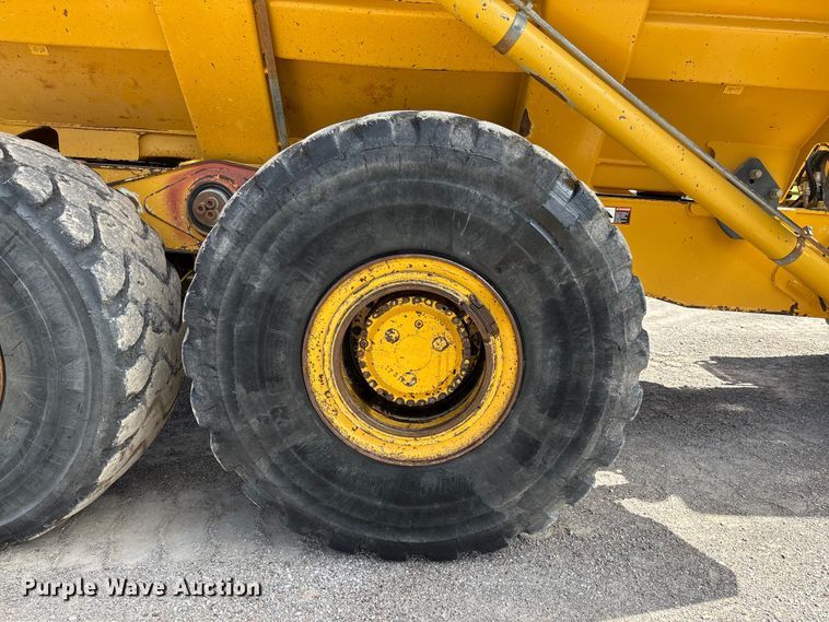image for item FC1685 2011 John Deere 400D articulated haul truck