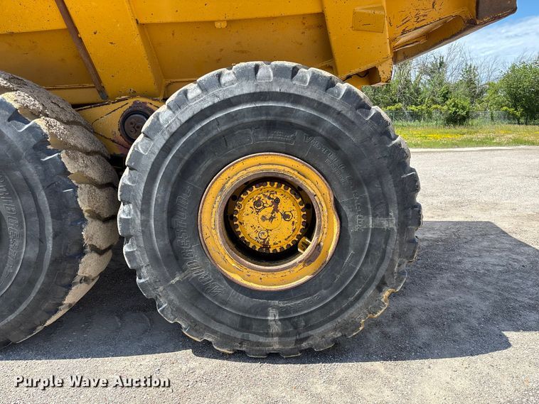 image for item FC1685 2011 John Deere 400D articulated haul truck