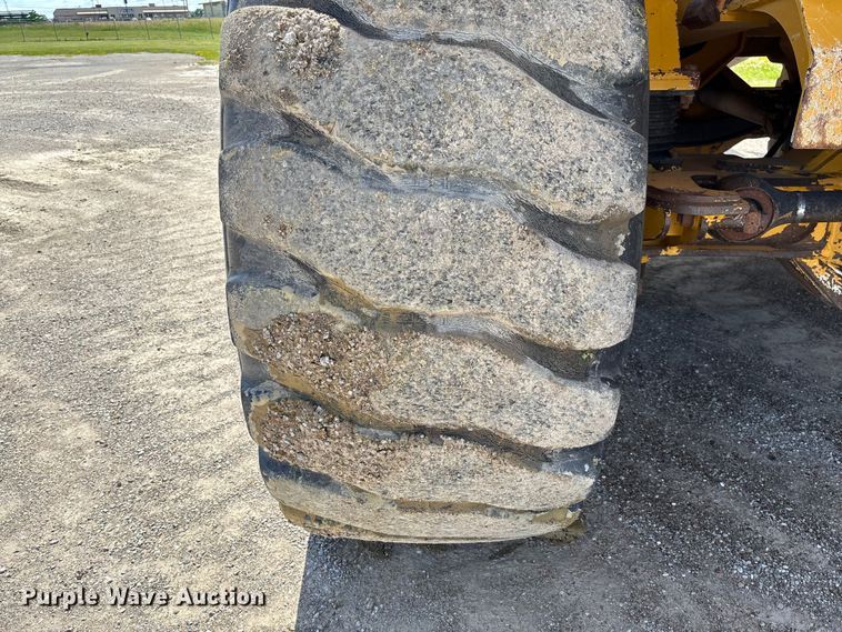 image for item FC1685 2011 John Deere 400D articulated haul truck