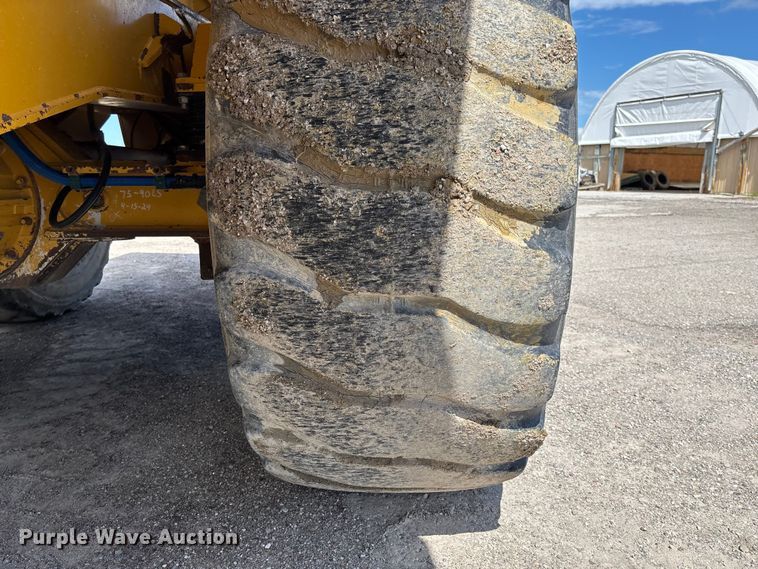 image for item FC1685 2011 John Deere 400D articulated haul truck