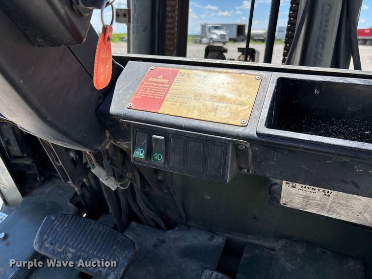 image for item FC1688 Hyster H40XM forklift