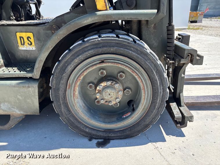 image for item FC1688 Hyster H40XM forklift