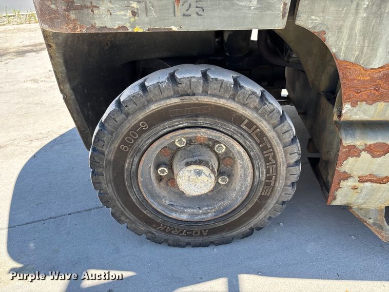 image for item FC1688 Hyster H40XM forklift