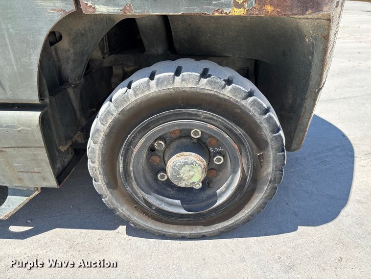 image for item FC1688 Hyster H40XM forklift