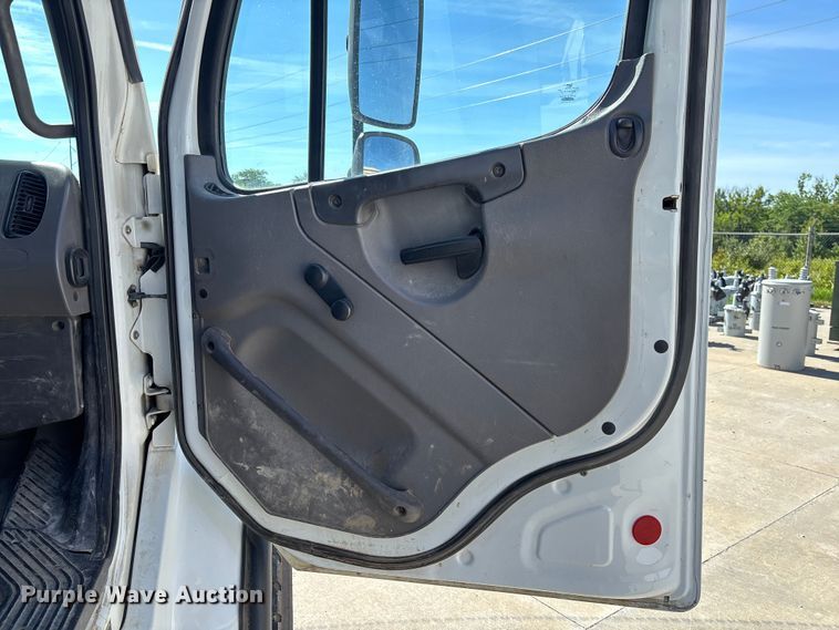 image for item FC1690 2017 Freightliner Business Class M2 bucket truck