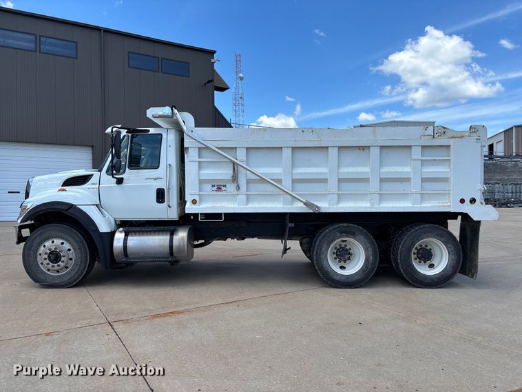 image for item FC1691 2010 International 7500 dump truck