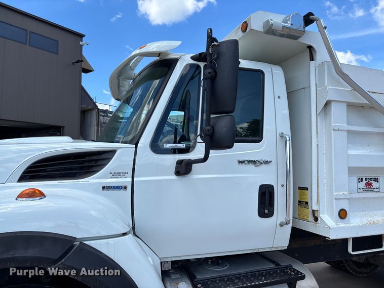 image for item FC1691 2010 International 7500 dump truck