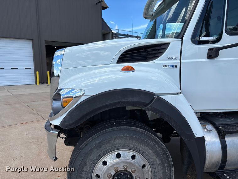image for item FC1691 2010 International 7500 dump truck