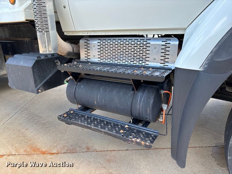 image for item FC1691 2010 International 7500 dump truck