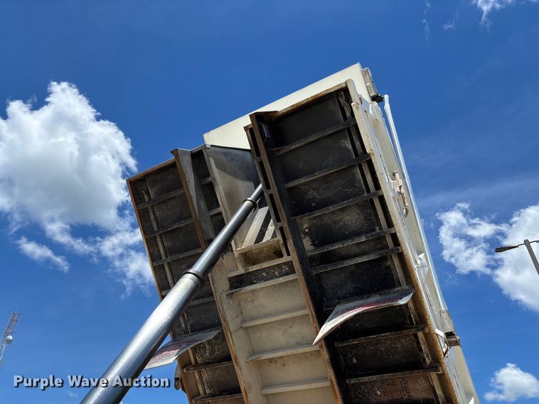 image for item FC1691 2010 International 7500 dump truck
