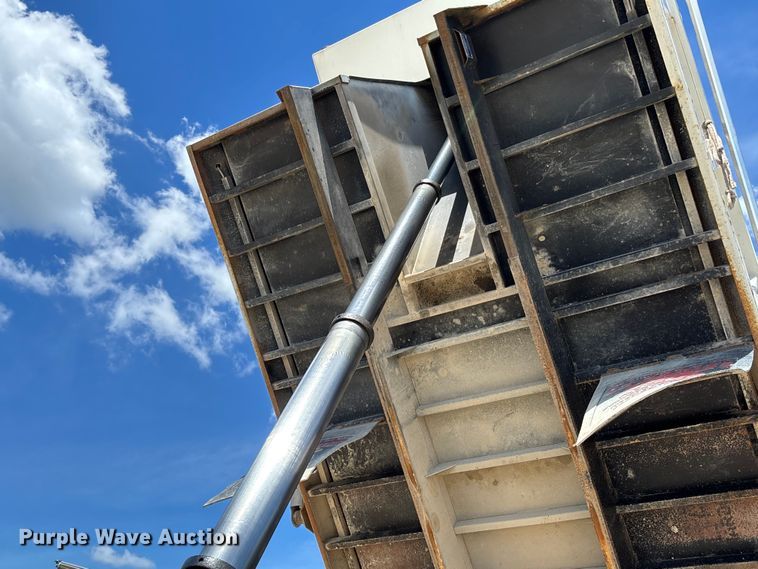 image for item FC1691 2010 International 7500 dump truck