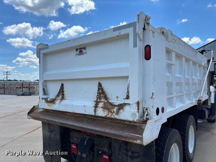 image for item FC1691 2010 International 7500 dump truck