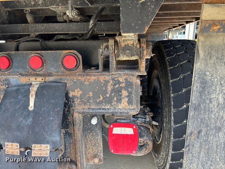 image for item FC1691 2010 International 7500 dump truck