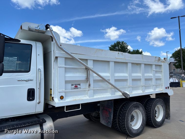 image for item FC1691 2010 International 7500 dump truck