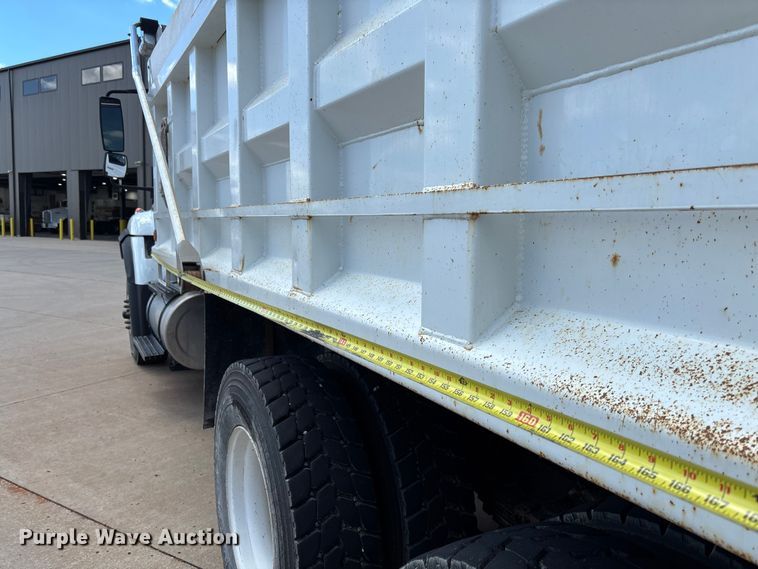 image for item FC1691 2010 International 7500 dump truck