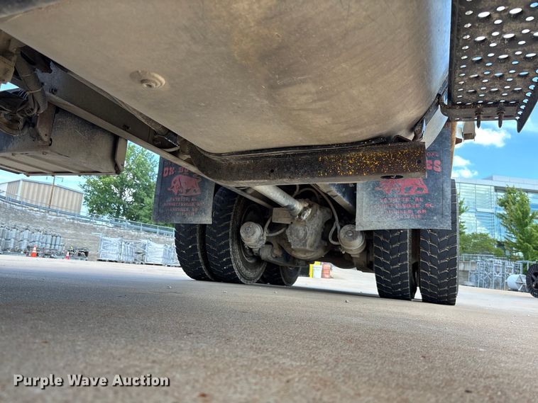 image for item FC1691 2010 International 7500 dump truck