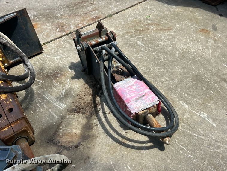 image for item FC2761 Excavator breaker