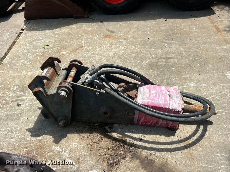 image for item FC2761 Excavator breaker