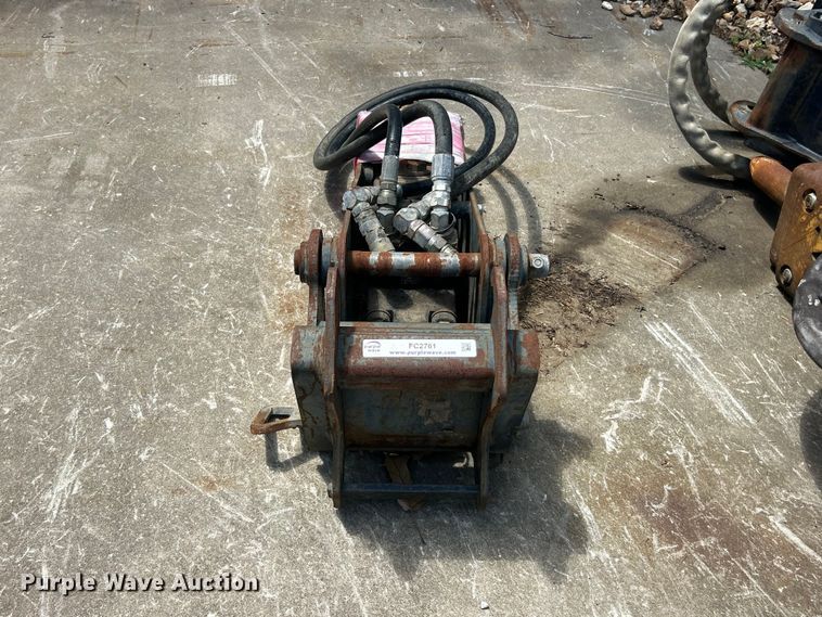 image for item FC2761 Excavator breaker