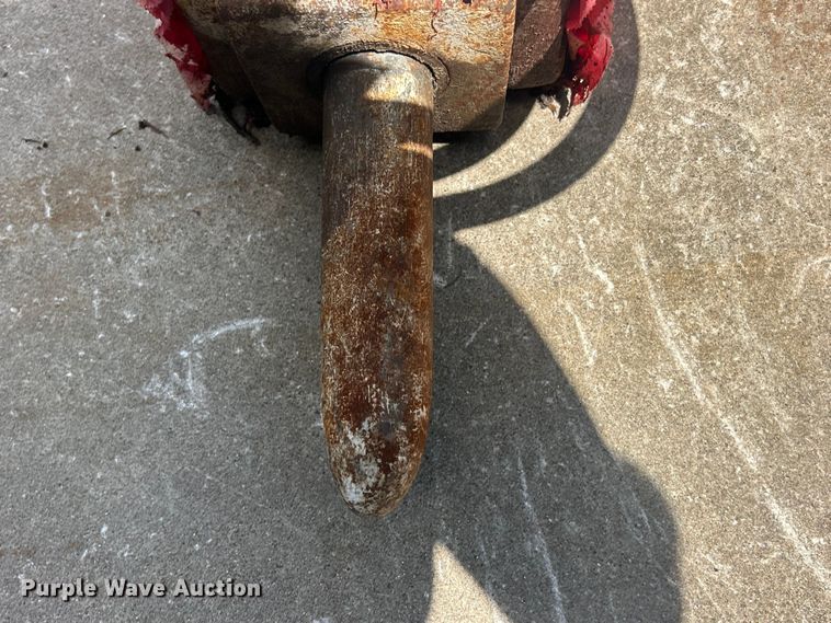 image for item FC2761 Excavator breaker