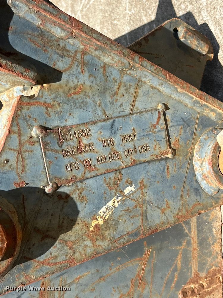 image for item FC2761 Excavator breaker