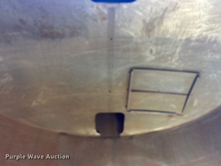 image for item FC2763 1998 Ford LT8513 water truck