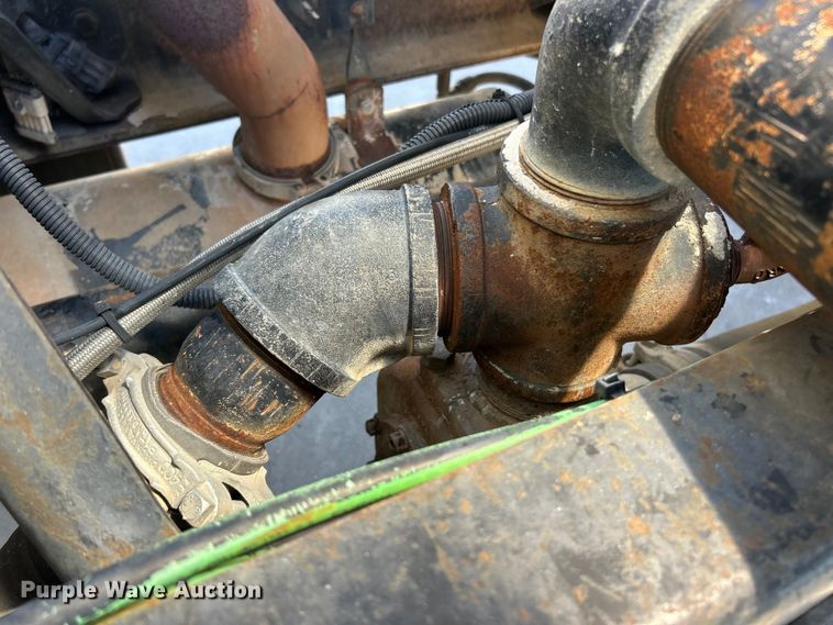 image for item FC2763 1998 Ford LT8513 water truck