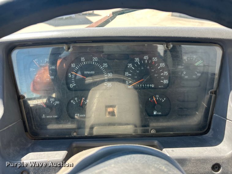image for item FC2763 1998 Ford LT8513 water truck