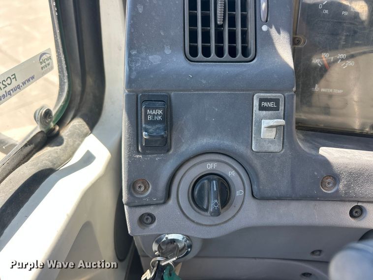 image for item FC2763 1998 Ford LT8513 water truck