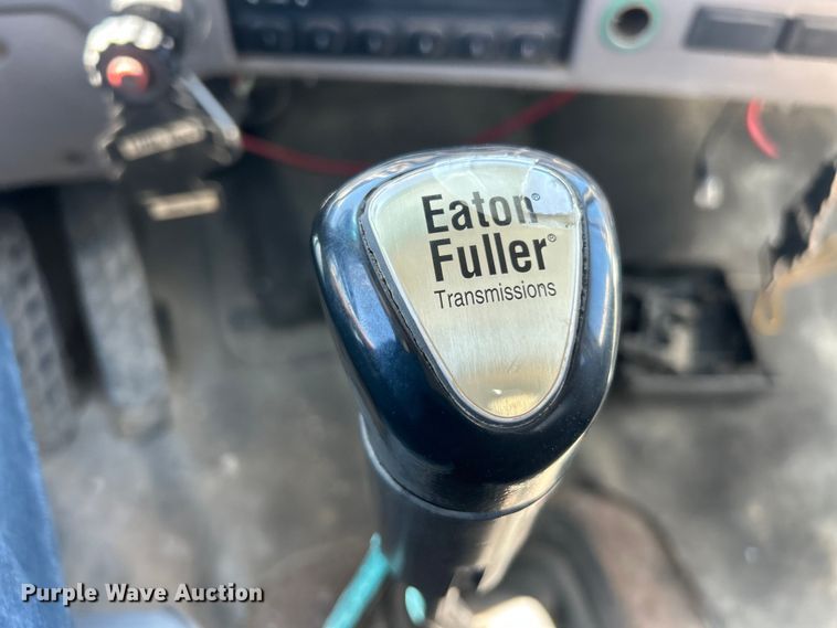 image for item FC2763 1998 Ford LT8513 water truck