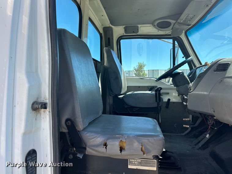 image for item FC2763 1998 Ford LT8513 water truck