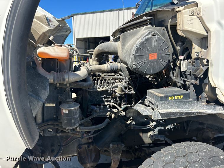 image for item FC2763 1998 Ford LT8513 water truck