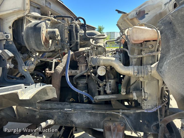 image for item FC2763 1998 Ford LT8513 water truck