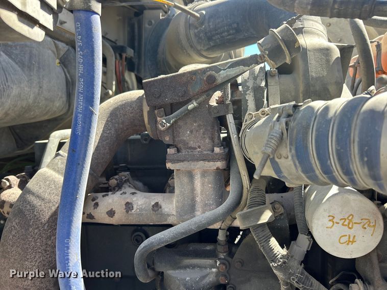 image for item FC2763 1998 Ford LT8513 water truck
